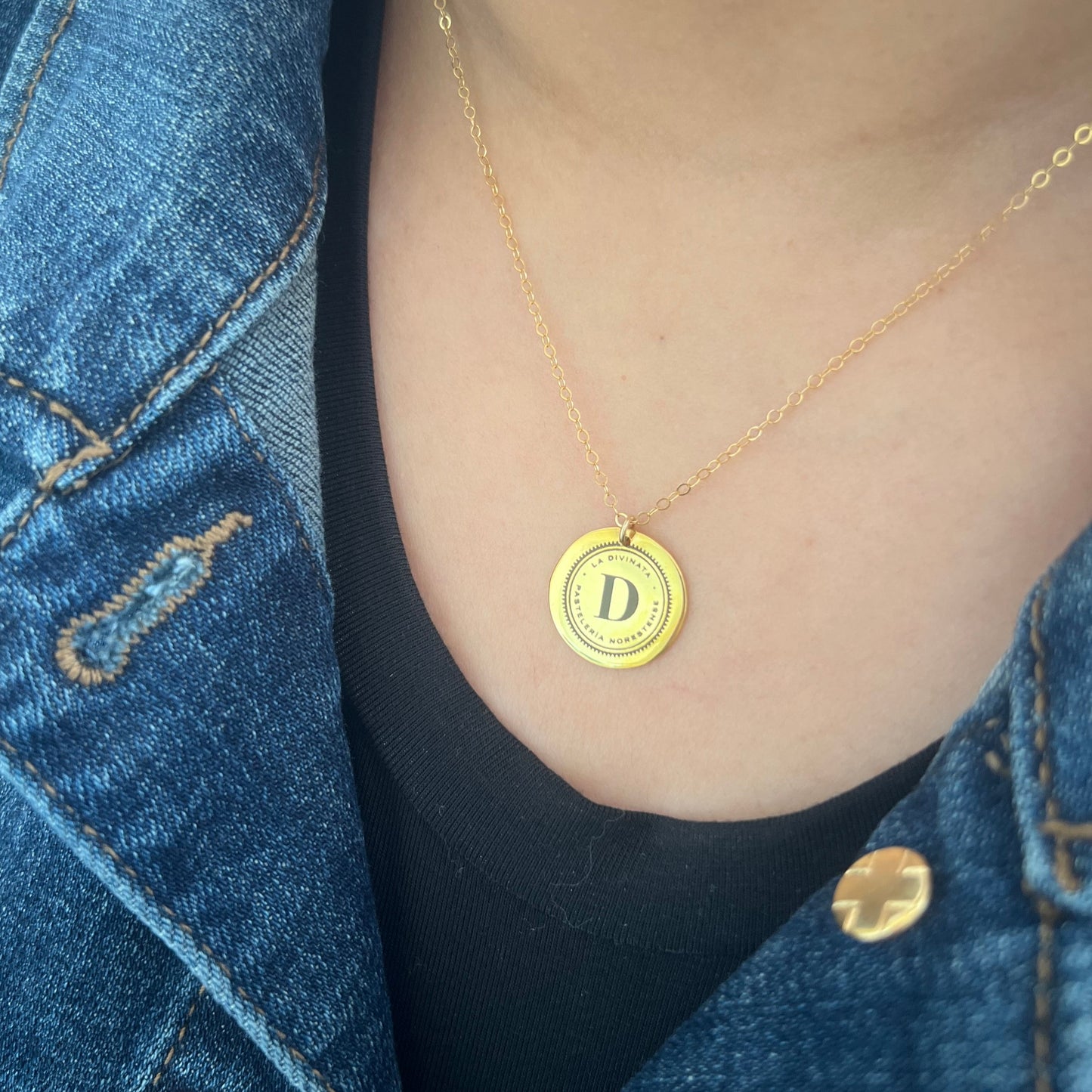Collar con Logo