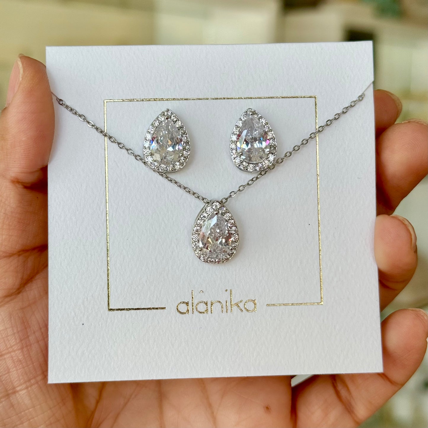 Set Aretes y Collar Drop