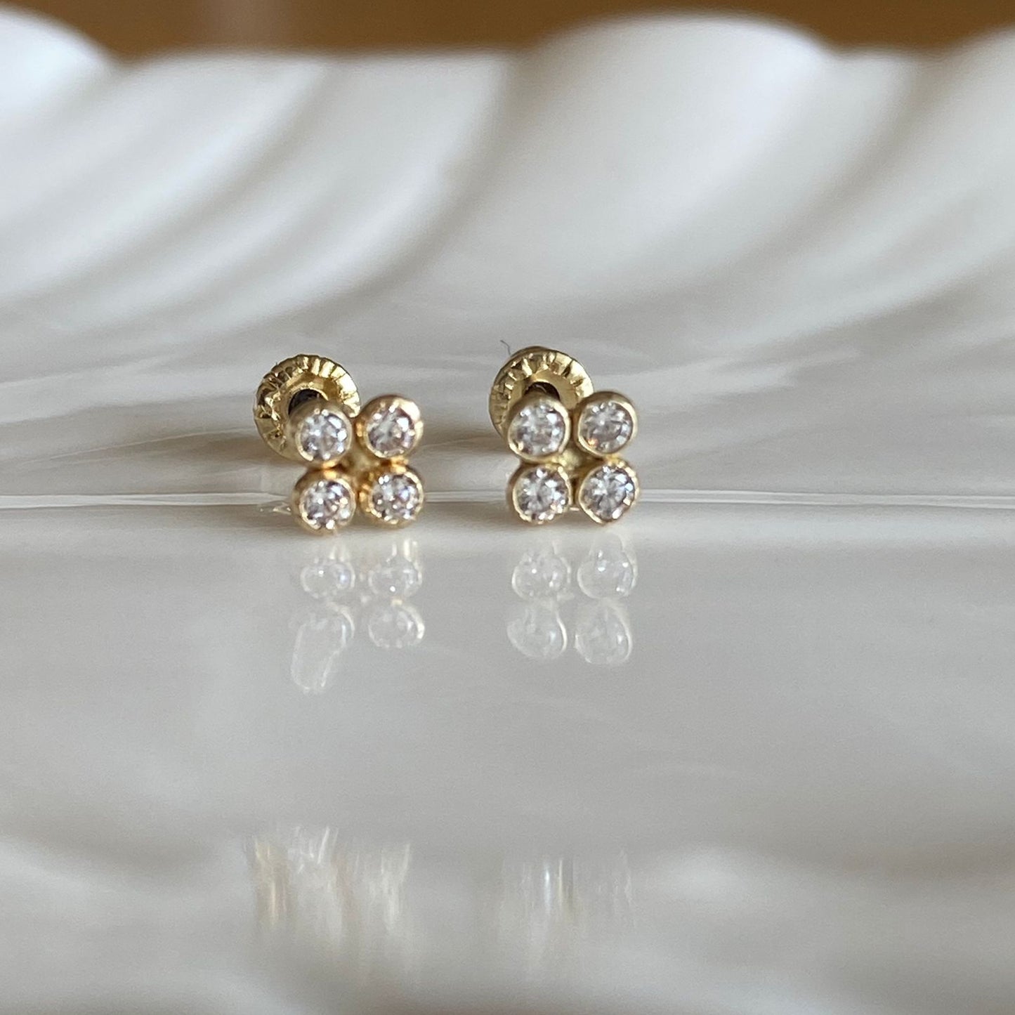 Broquel Flor Mini Oro 10k
