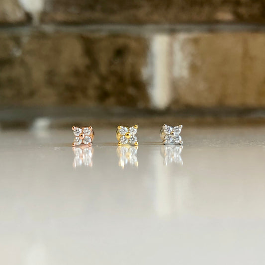 Piercing flor mini circonia