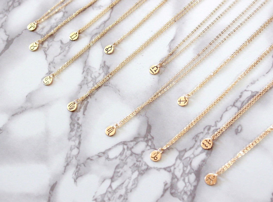 Collar signo zodiacal estampado
