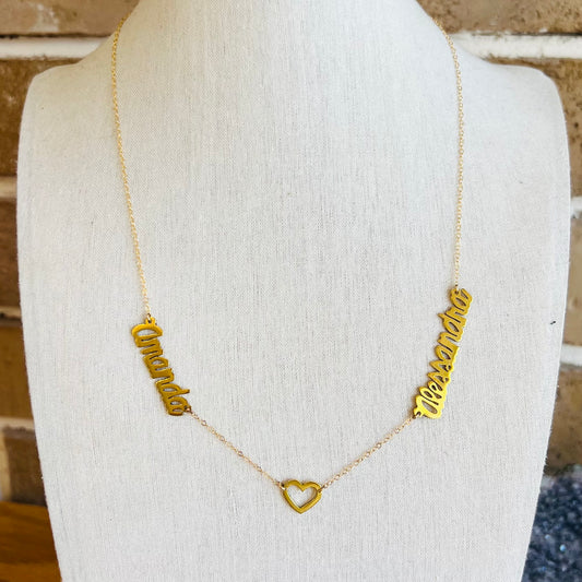Collar dos nombres y corazón personalizado
