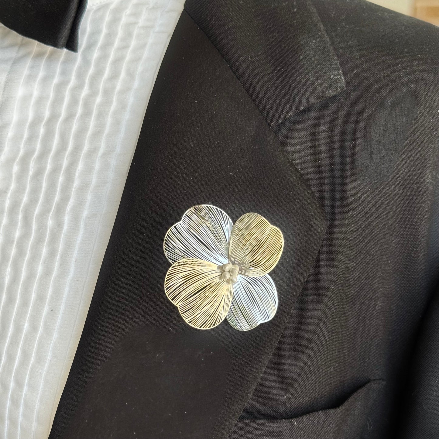 Boutonniere Brushed Petal