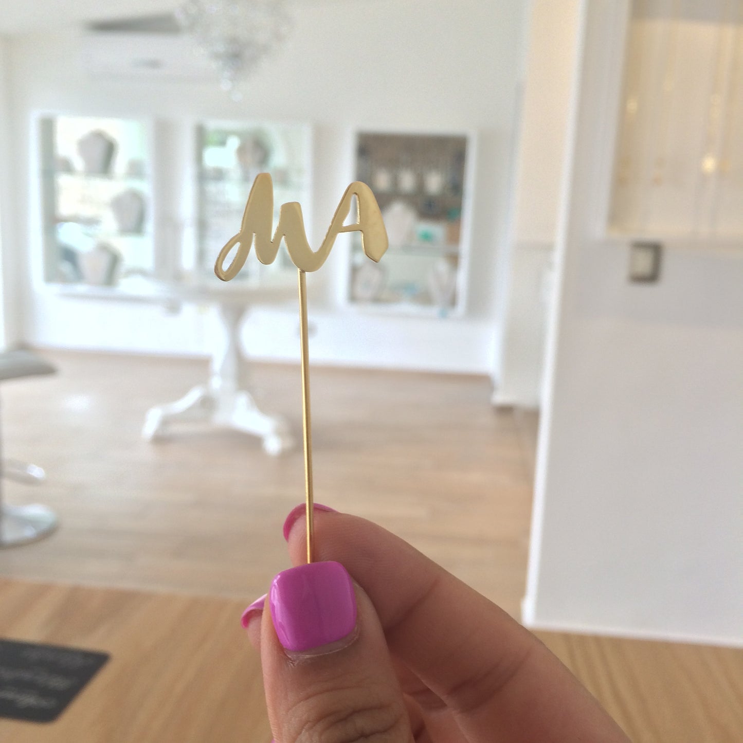Boutonniere Iniciales - sin circulo